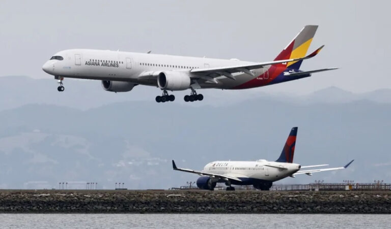 Las aerolíneas surcoreanas recortan más de 900 vuelos redondos por la subida del crudo