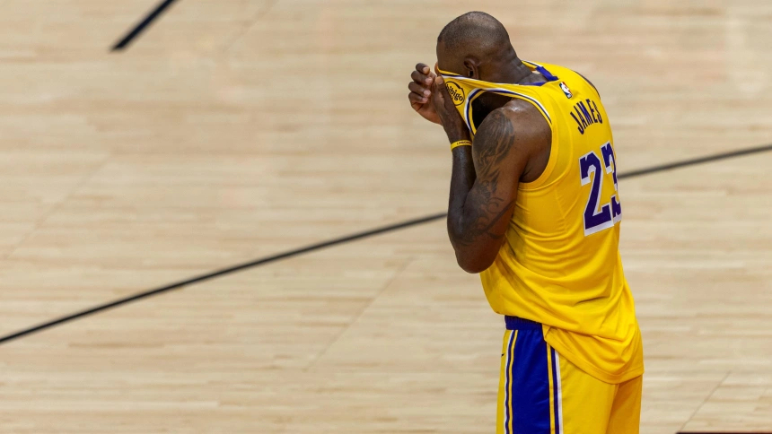 LeBron James tras derrota de Lakers: «No sé qué me depara el futuro ahora mismo»