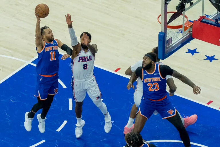 Los Knicks de Nueva York avanzaron a la final de la Conferencia Este de la NBA luego de vencer al equipo de Filadelfia 76ers