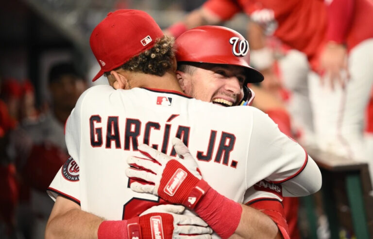 Los Nacionales vencen 8-4 a los Mets y vuelven a .500 con jonrones de Abrams y Young