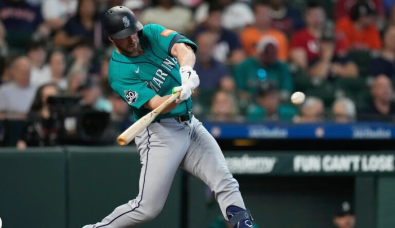 Luke Raley pega jonrón de 3 carreras, Garver logra su 1ro del año y Marineros vencen 8-3 a Astros