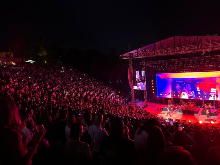 Maroon 5 emociona con sus clásicos en Altos de Chavón