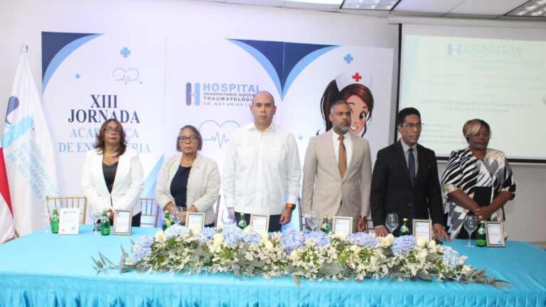 Ney Arias Lora celebra jornada de enfermería con enfoque en salud emocional