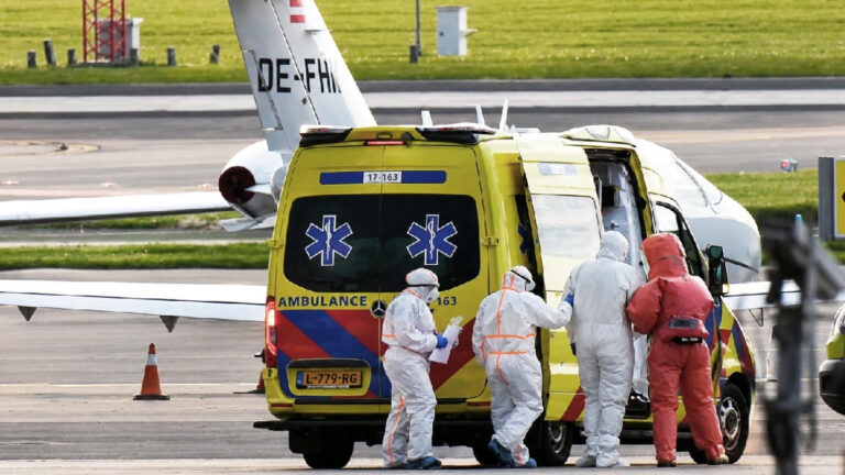 Paciente estadounidense con nuevo tipo de ébola permanece aislado en hospital de Berlín