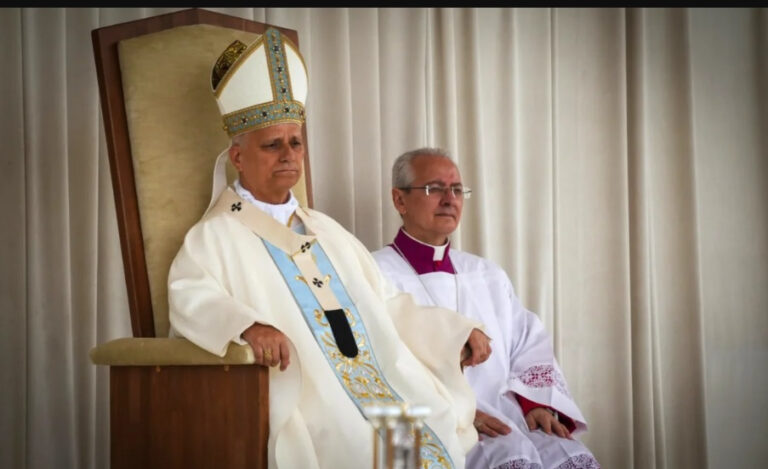 Papa León XIV celebra aniversario de su pontificado en Pompeya y suplicó por la paz