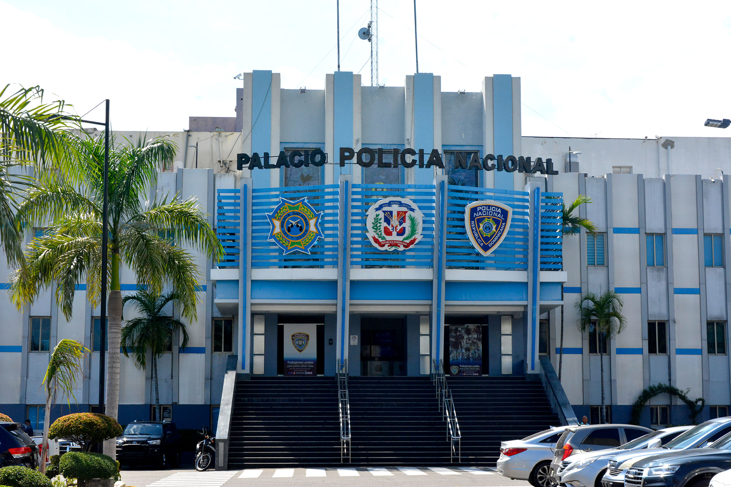 Policía Nacional investiga muerte de hombre tras caer desde el cuarto piso de Plaza Central