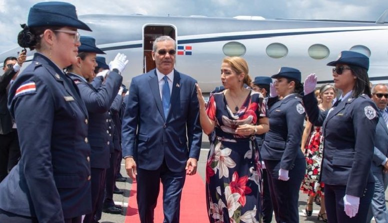 Presidente Abinader llega a Costa Rica para participar en la toma de posesión de Laura Fernández Delgado
