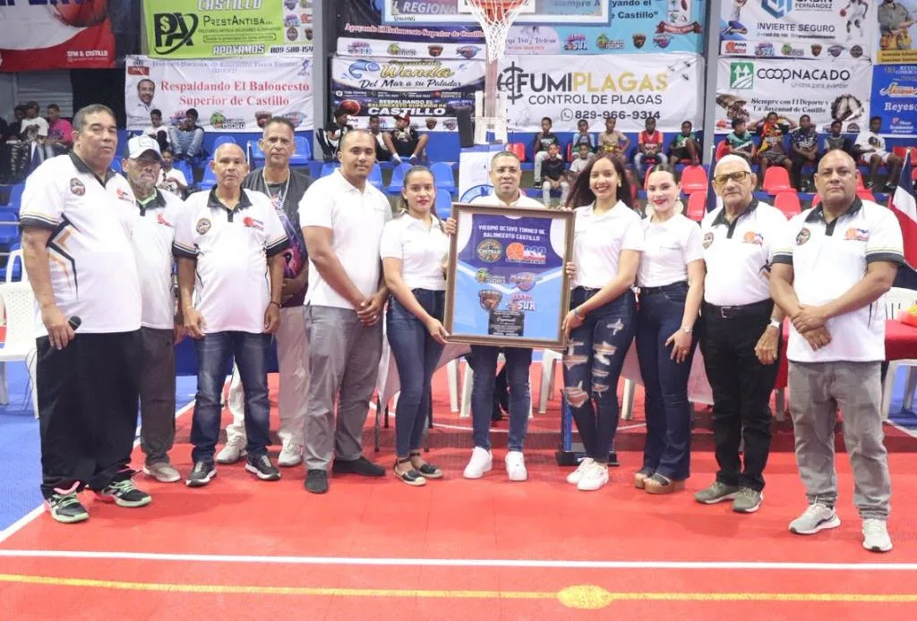 Quintetos San Antonio y Pueblo Abajo toman delantera basket municipal de Castillo