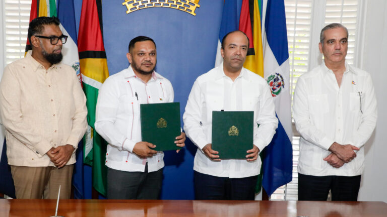 República Dominicana y Guyana firman contrato