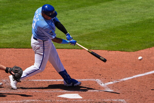 Salvador Pérez lidera remontada de los Royals en triunfo sobre Seattle Mariners