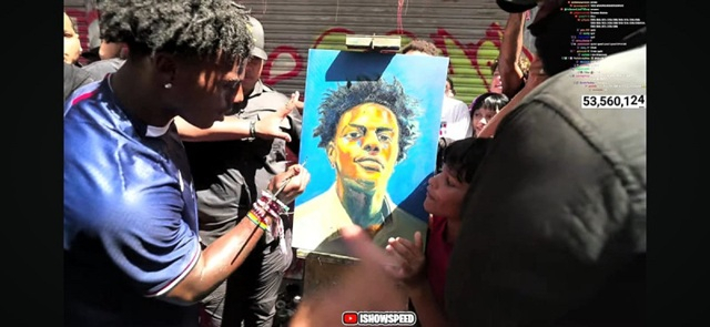 Speed causa furor en Santo Domingo: recorre la ciudad, juega vitilla y baila dembow