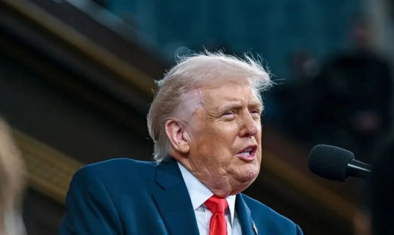 Trump consulta al público sobre posibles candidatos republicanos para 2028