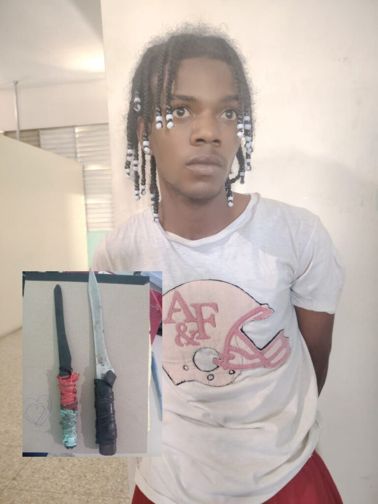 Un hombre ataca con una arma blanca a un agente de Digesett durante operativo en Bonao