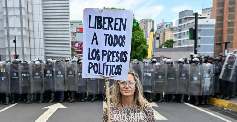 Venezuela promete excarcelar a otros 300 presos políticos