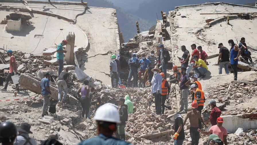 Asciende a 1,719 la cifra de muertos por el doble terremoto en Venezuela