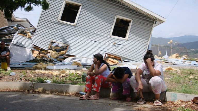 Aumenta a 589 el número de muertos tras el doble terremoto en Venezuela
