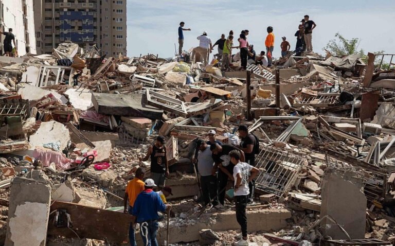 Aumentan a 235 los muertos y a 4,300 heridos por los dos terremotos en Venezuela