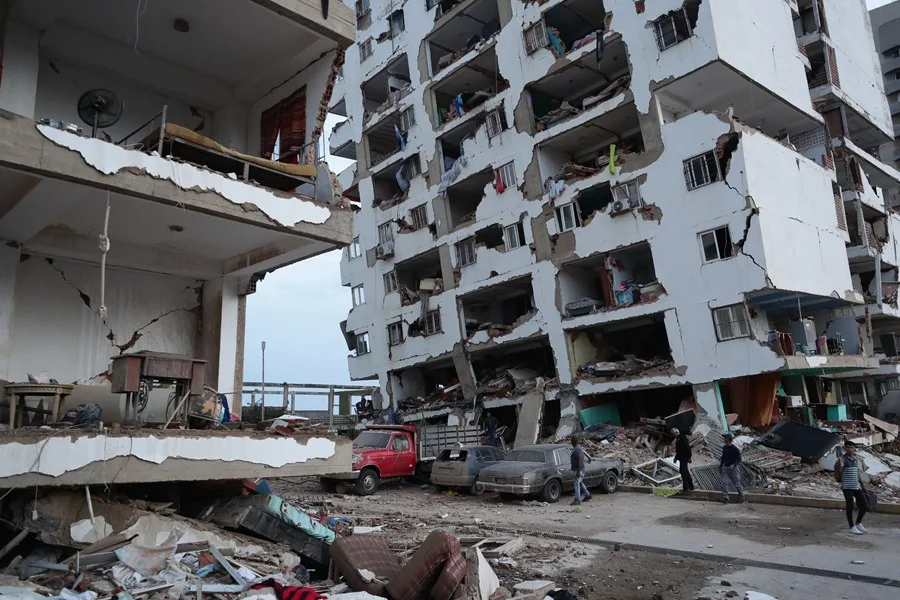 Aumentan a 235 los muertos y a 4.300 los heridos por terremotos en Venezuela
