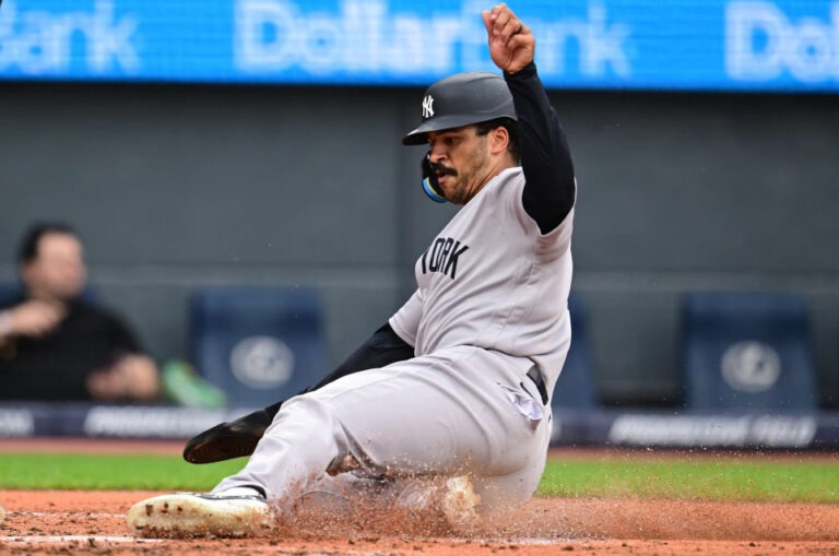 Bellinger impulsa un par en la 10ma y los Yankees vencen 7-5 a los Guardianes