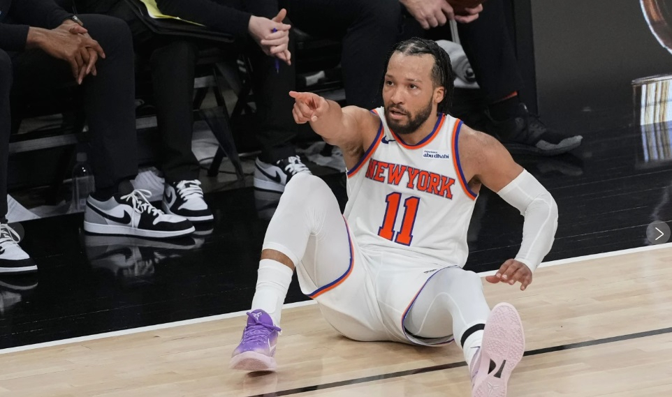 Brunson anota 30 y Knicks les roban a Spurs el 1er partido de las Finales, por 105-95