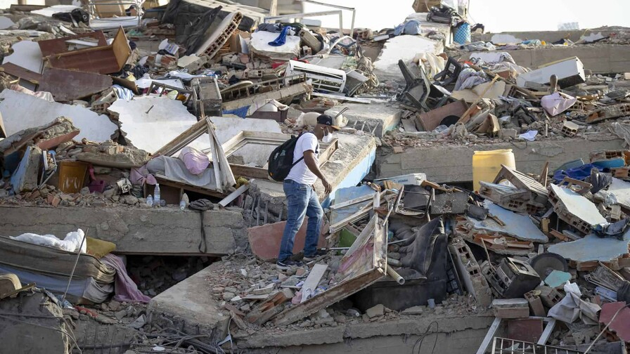 Casi mil muertos y más de 50,000 desaparecidos tras doble terremoto en Venezuela