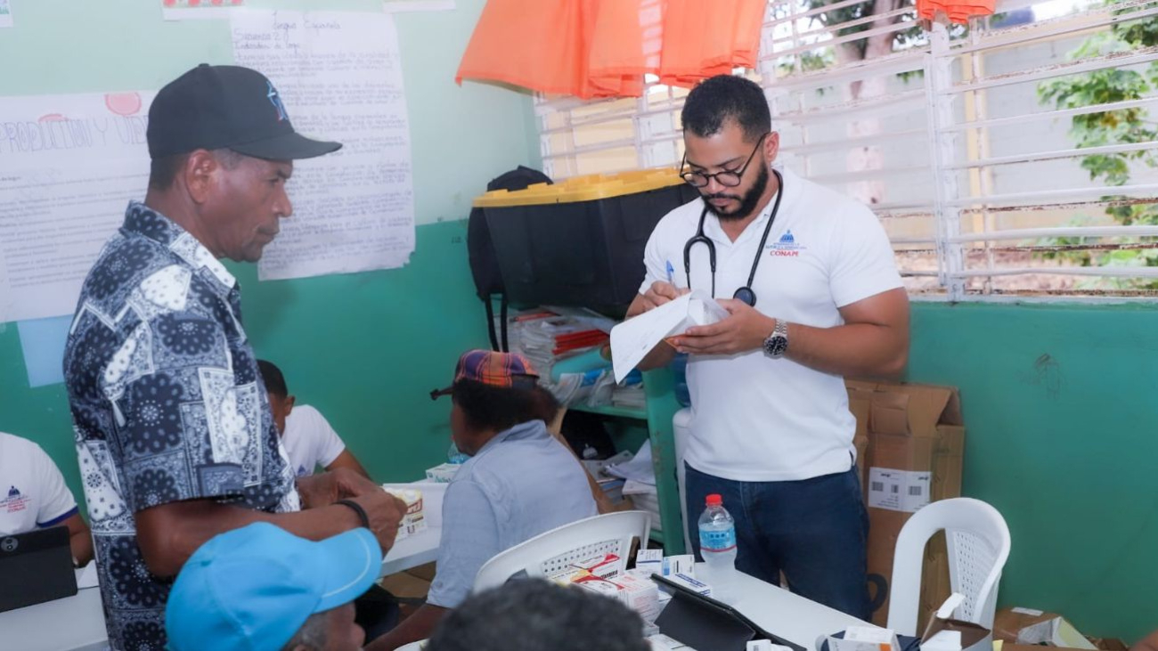 CONAPE beneficia adultos mayores con jornadas de inclusión social en Sánchez Ramírez