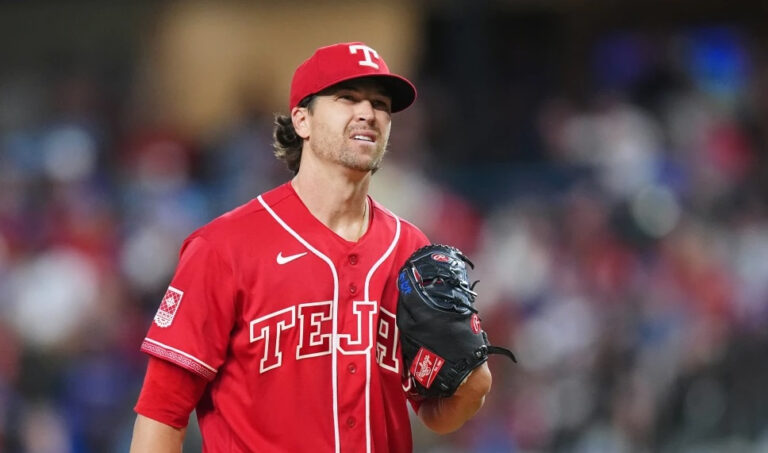 DeGrom poncha a 9 en su cumpleaños 38 y Rangers vencen 9-7 a Padres