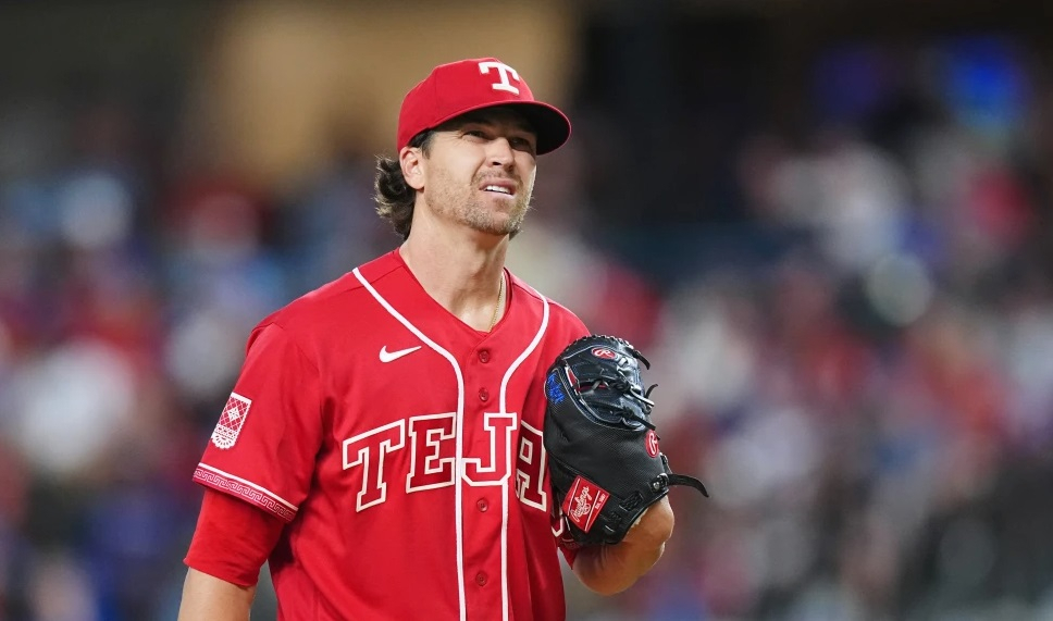 DeGrom poncha a 9 en su cumpleaños 38 y Rangers vencen 9-7 a Padres