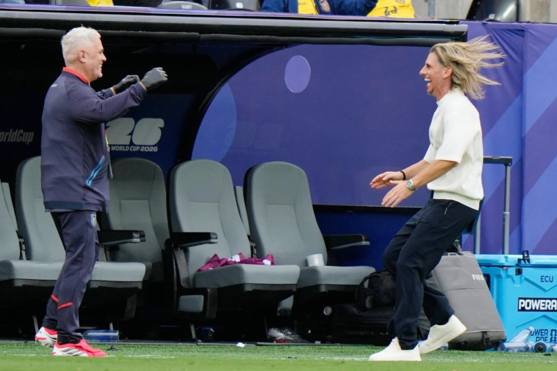 Ecuador se clasifica al vencer 2-1 a Alemania con gol de Plata a los 71 minutos