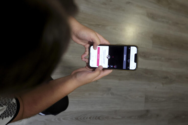 El 55 % de los padres españoles respalda limitar la edad de acceso a redes sociales