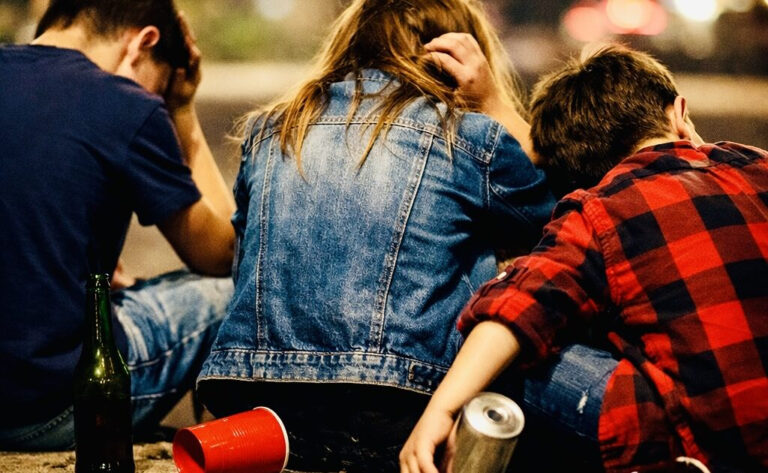 El alcohol eleva el riesgo de cáncer a cualquier nivel en la persona