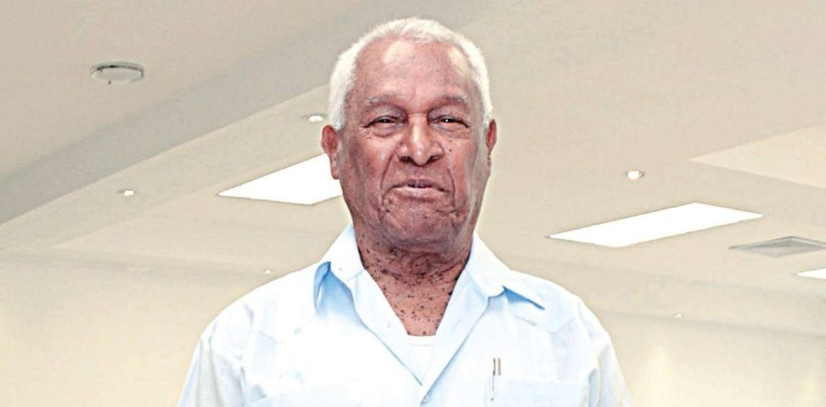 El voleibol lamenta el deceso del profesor César Padrón Santo Domingo