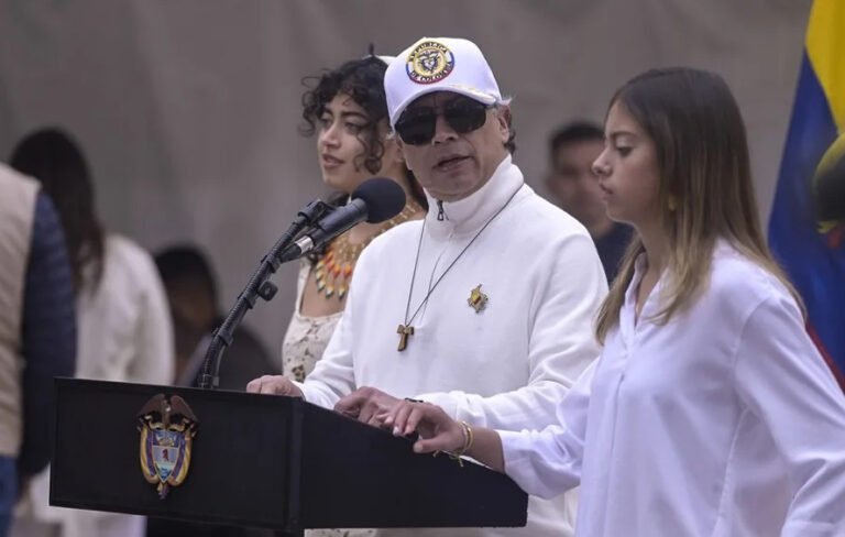Elecciones Colombia: Petro denuncia «muchas irregularidades» en reñida votación que gana De la Espriella