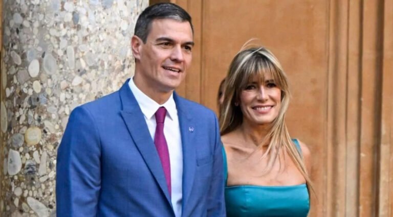 Envían a juicio a la esposa del Presidente del Gobierno Español Pedro Sánchez y le retiran el pasaporte