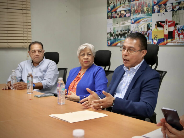 Federación Dominicana de Taekwondo firma acuerdo histórico con la AAU de Estados Unidos