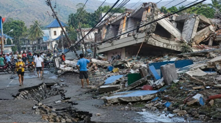 Filipinas eleva a 45 los muertos y a 17 los desaparecidos por el terremoto