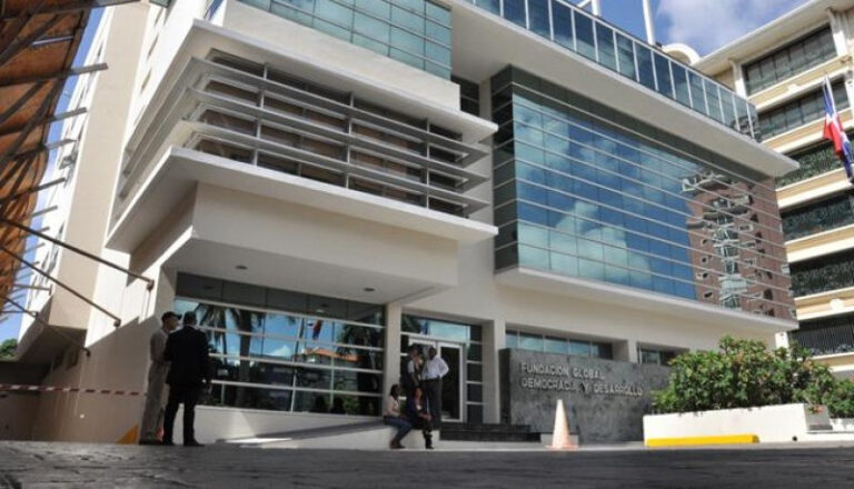 Funglode advierte de niveles de analfabetismo convencional y digital en América Latina