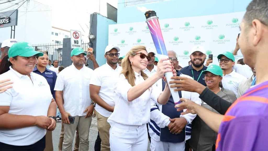 Grupo Puntacana participa en la llegada de la Antorcha de los Juegos Centroamericanos y del Caribe Santo Domingo 2026 a La Altagracia