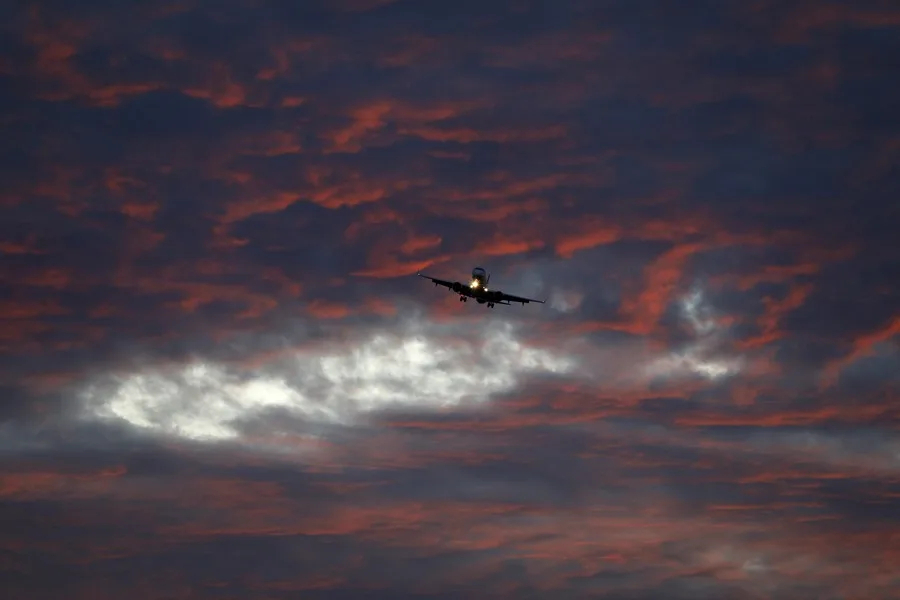 Irán advierte contra la presencia de aviones militares israelíes en países vecinos
