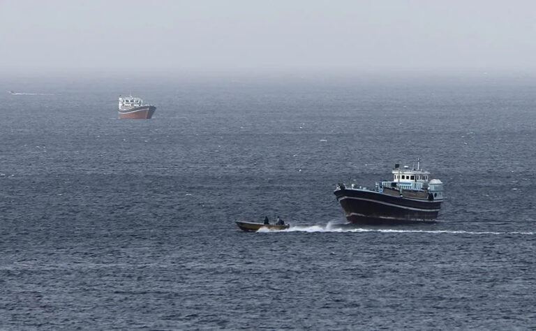 Irán anuncia el cierre del estrecho de Ormuz por los ataques de Israel en el sur del Líbano