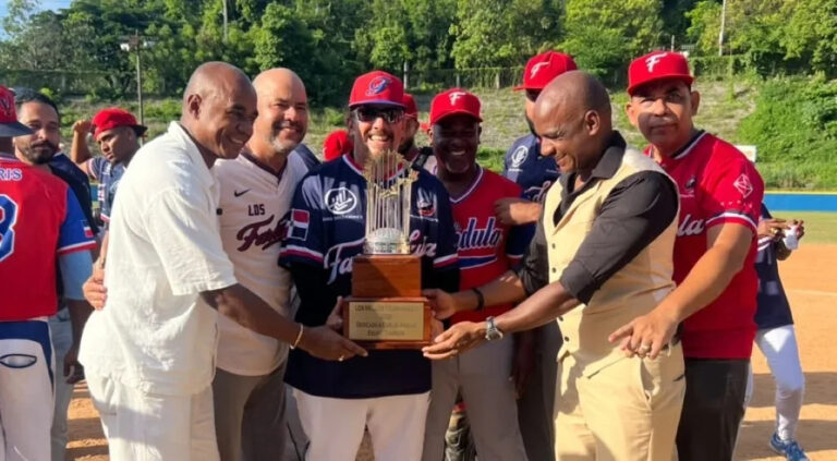 La Farándula conquista el torneo Los Mellos Softbol Club 2026