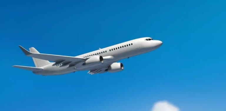 Las principales aerolíneas aplicarán recargos récord por combustible en julio y agosto