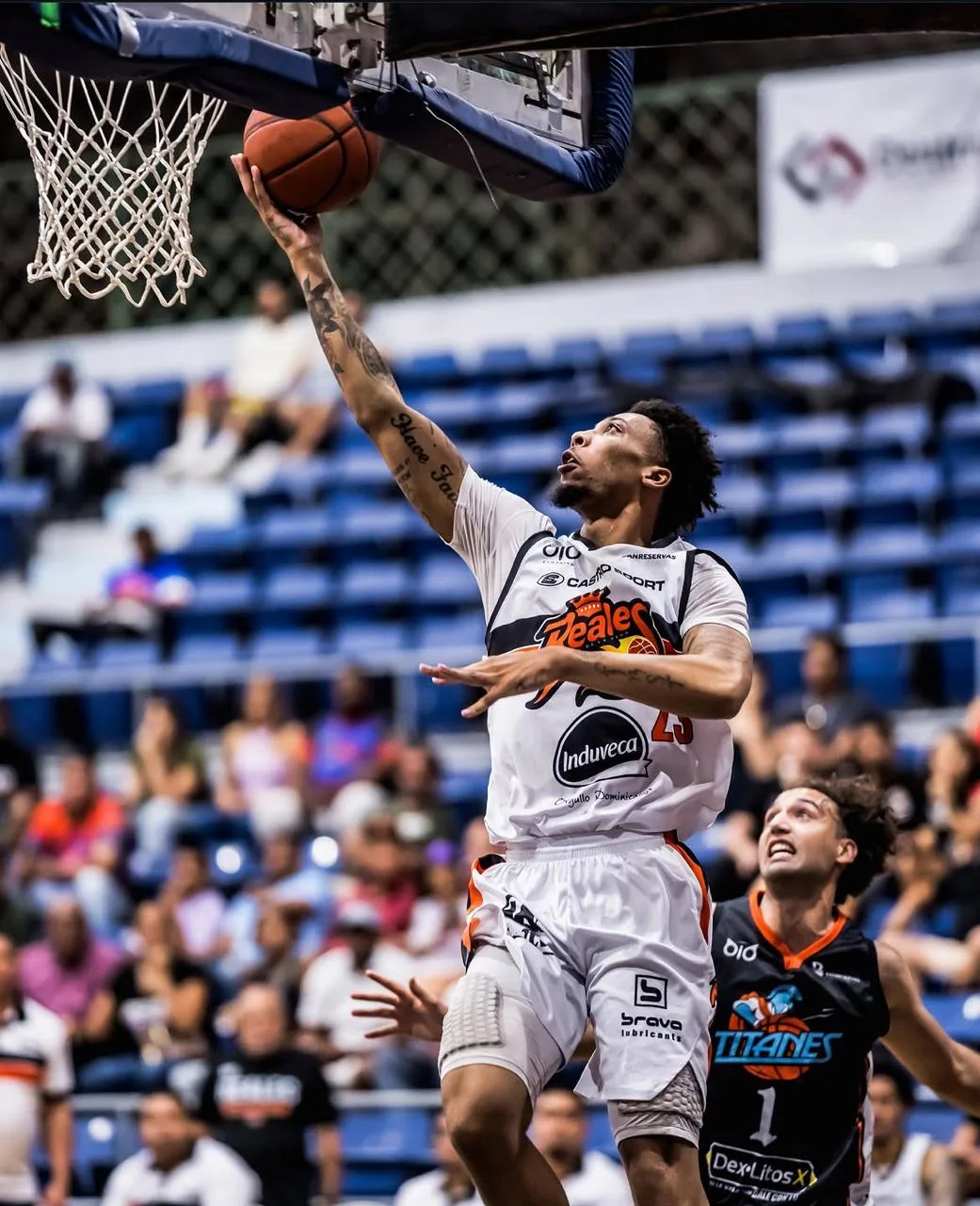 Malachi Richardson anota 35 puntos y guía triunfo de Reales sobre Titanes