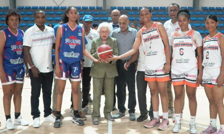 Milagros Ortiz Bosch inaugura el 40 Torneo Superior Femenino del Distrito Nacional