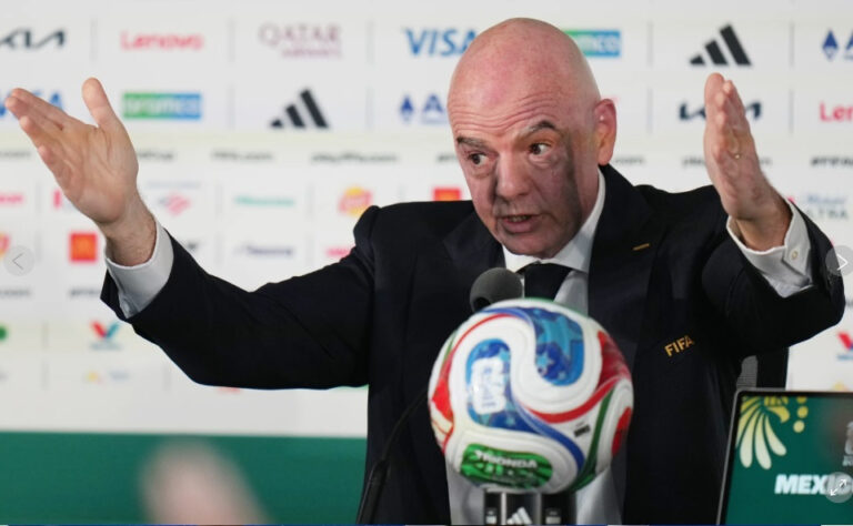 “No somos reyes del mundo»: Infantino defiende precio de entradas y regatea la política