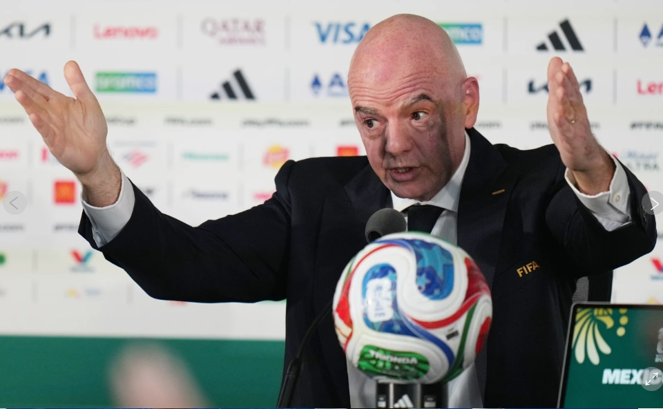 “No somos reyes del mundo»: Infantino defiende precio de entradas y regatea la política