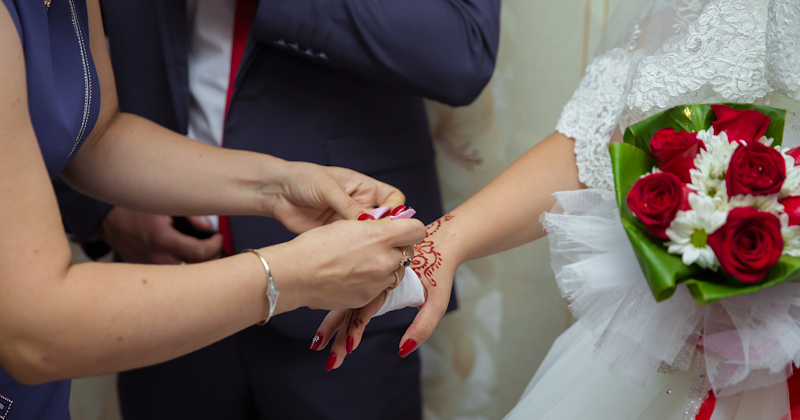 ONU condena el decreto que legítima el matrimonio infantil en Afganistán