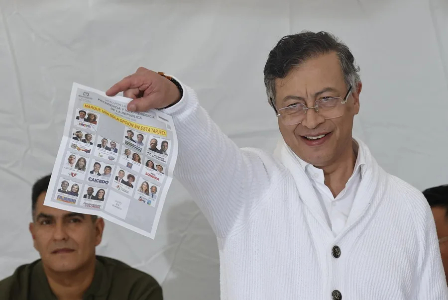 Ordenan la «suspensión provisional» de Petro como presidente de Colombia