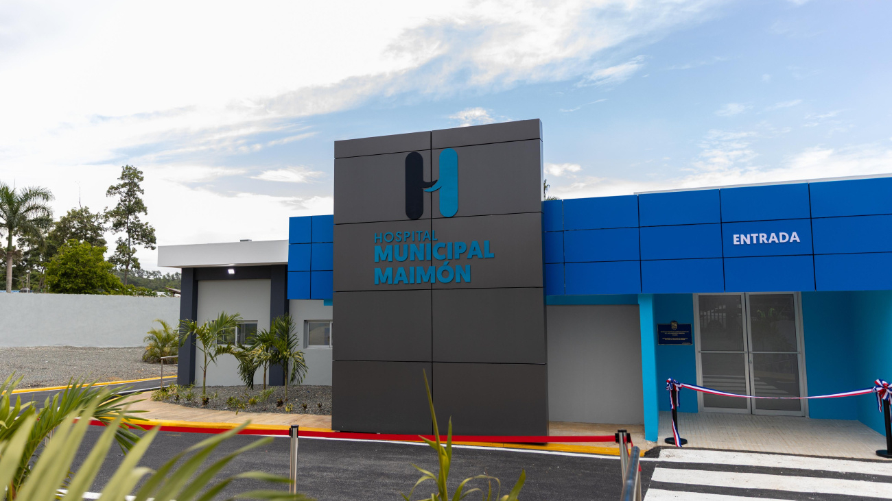Presidente Abinader entrega el Hospital Municipal de Maimón remozado