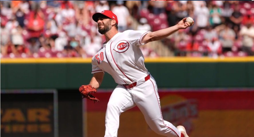 Rojos vencen 6-4 a Bravos y extienden racha sin perder una serie por barrida en casa a 40